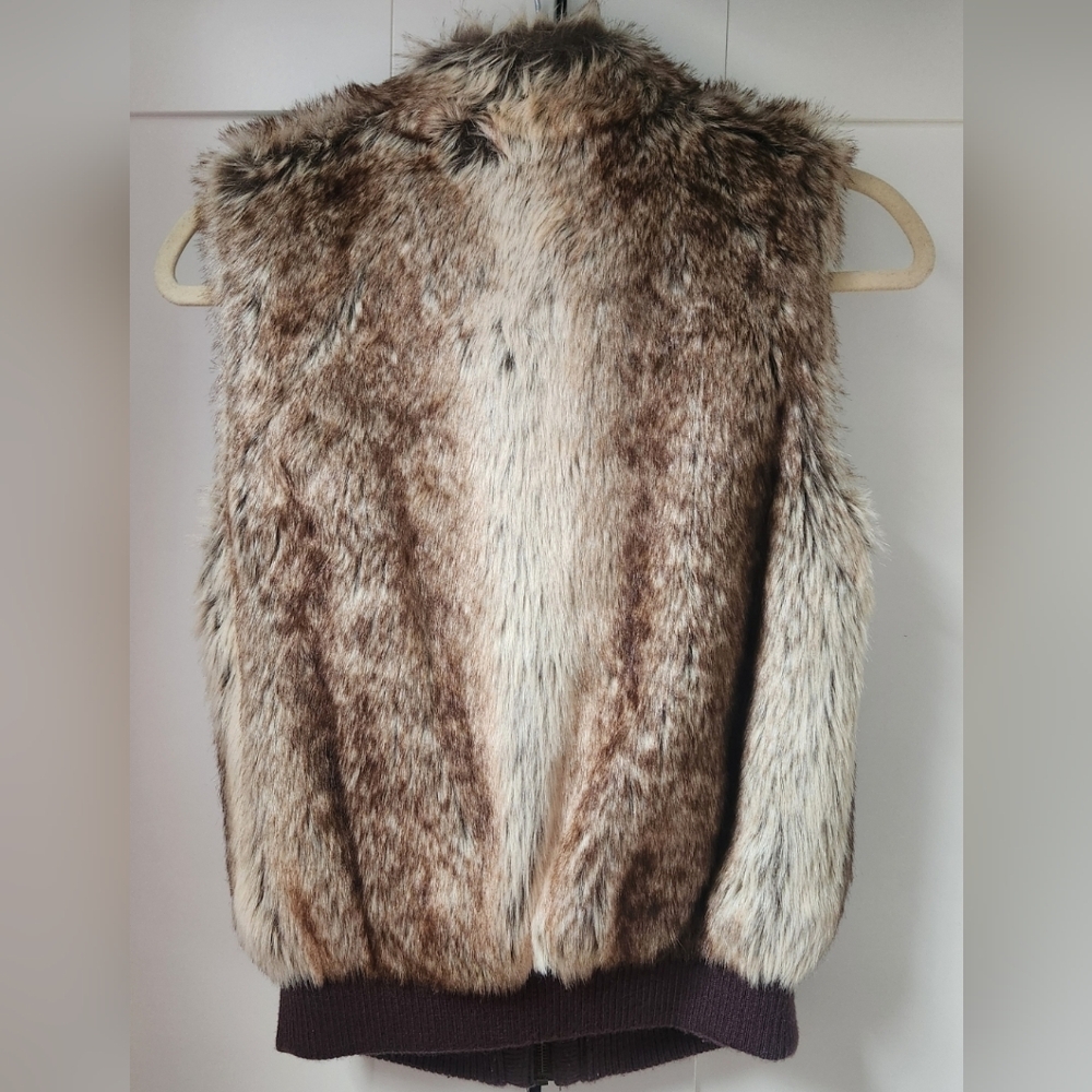 Furry Brown Vest - Picture 2 of 2